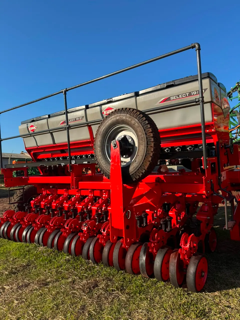 KUHN SDM SELECT 2219/21 - Código 393 na Concessionária Agriplan RS